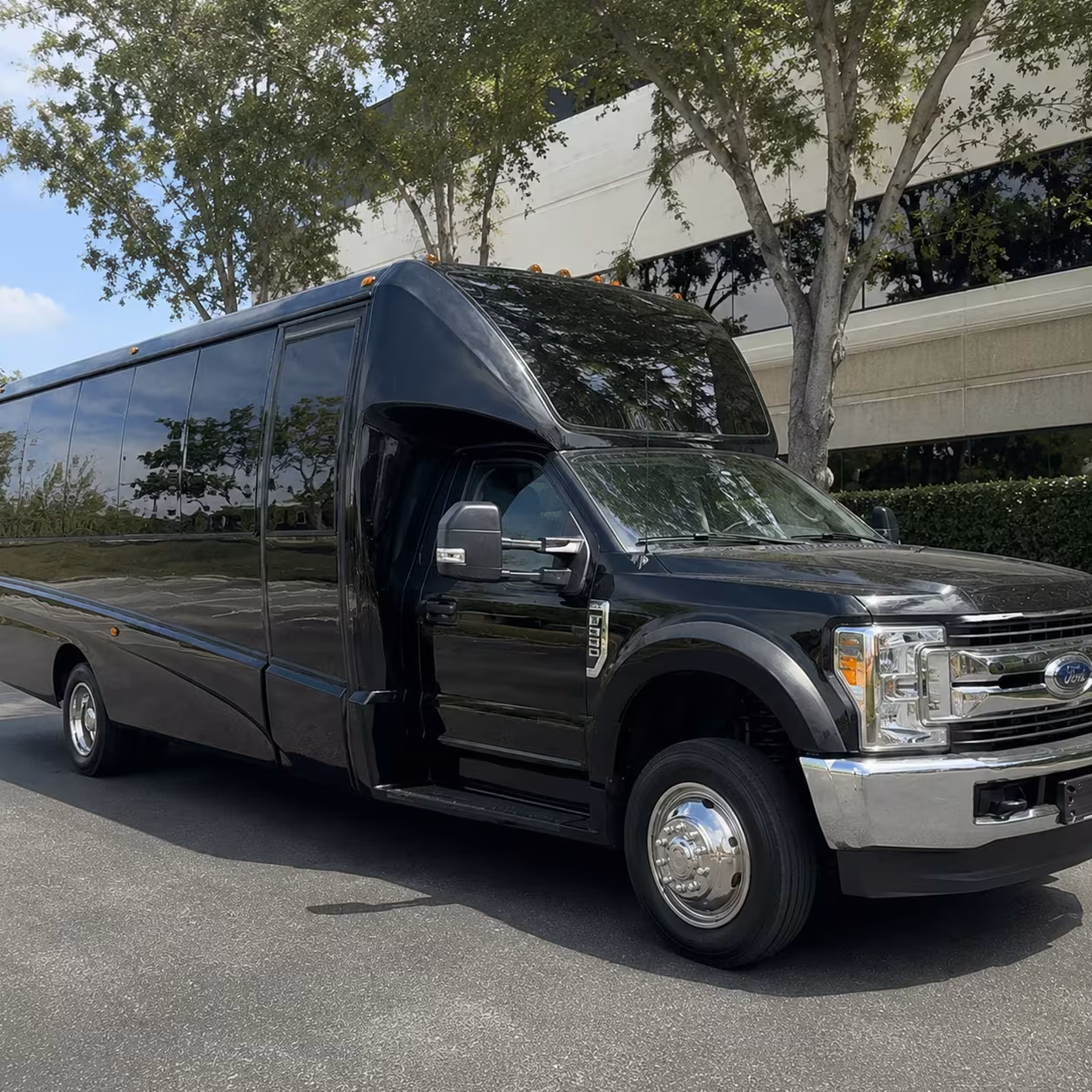 folsom party bus rentals for bachelorette and birthday concerts